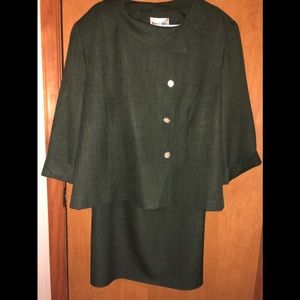 Womens Danny & Nicole 2 piece Skirt Suit.24W